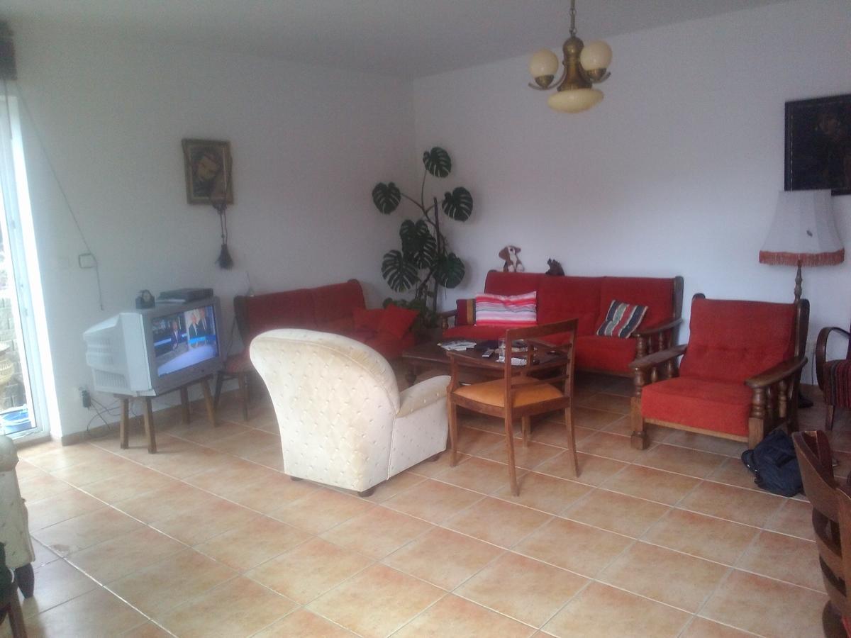 Guest house Charlie Retro-modern Design