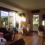 Pension Charlie Retro-Modern Design