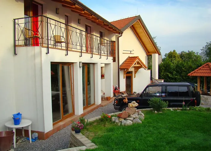 Pension Charlie Retro-Modern Design